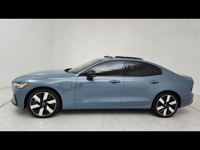 2024 Volvo S60 Recharge Plug-In Hybrid Plus Dark Theme