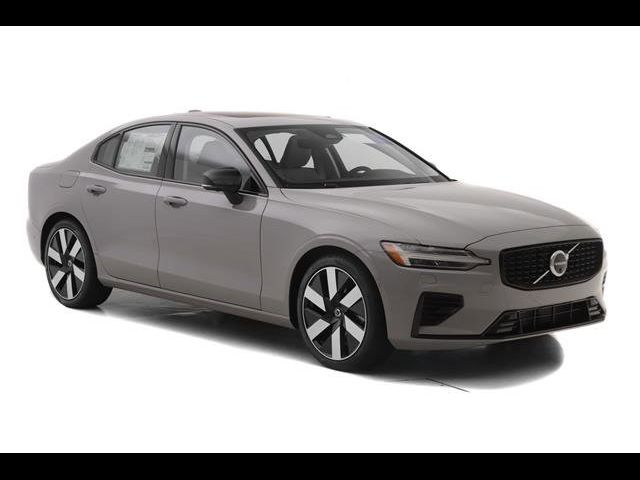 2024 Volvo S60 Recharge Plug-In Hybrid Plus Dark Theme