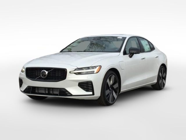 2024 Volvo S60 Recharge Plug-In Hybrid Plus Dark Theme