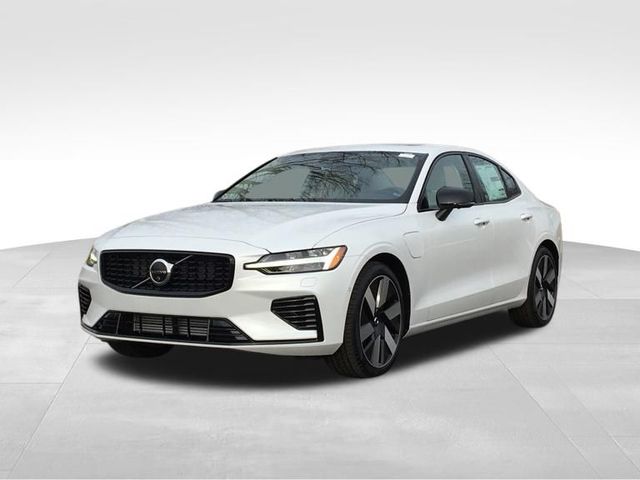 2024 Volvo S60 Recharge Plug-In Hybrid Plus Dark Theme