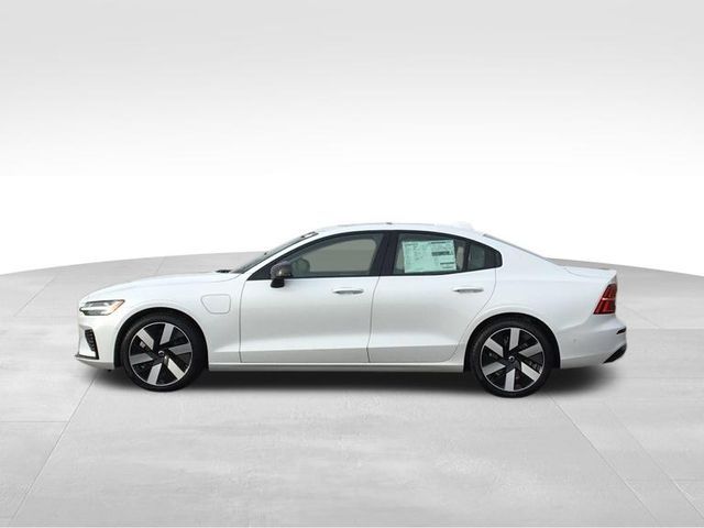 2024 Volvo S60 Recharge Plug-In Hybrid Plus Dark Theme