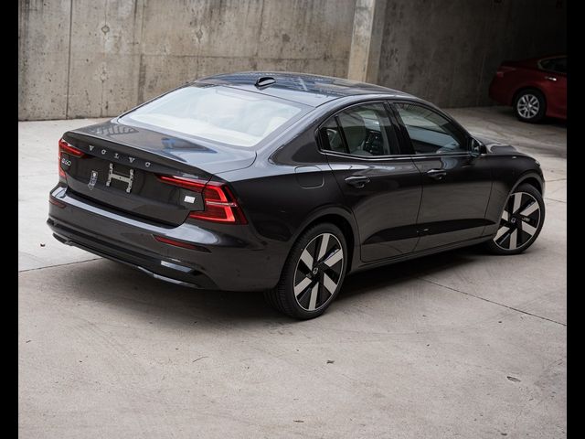 2024 Volvo S60 Recharge Plug-In Hybrid Plus Dark Theme