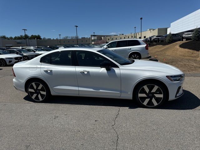 2024 Volvo S60 Recharge Plug-In Hybrid Ultimate Dark Theme