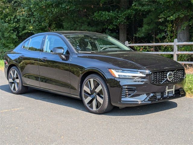 2024 Volvo S60 Recharge Plug-In Hybrid Ultimate Dark Theme