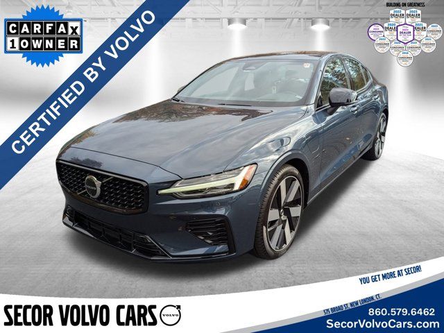 2024 Volvo S60 Recharge Plug-In Hybrid Ultimate Dark Theme