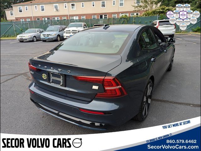 2024 Volvo S60 Recharge Plug-In Hybrid Ultimate Dark Theme