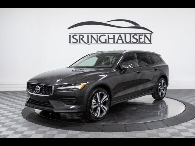 2024 Volvo V60 Cross Country Plus