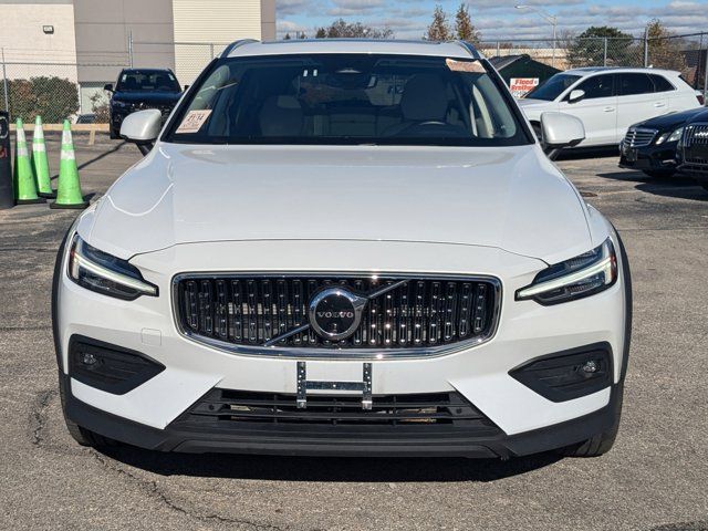 2024 Volvo V60 Cross Country Plus