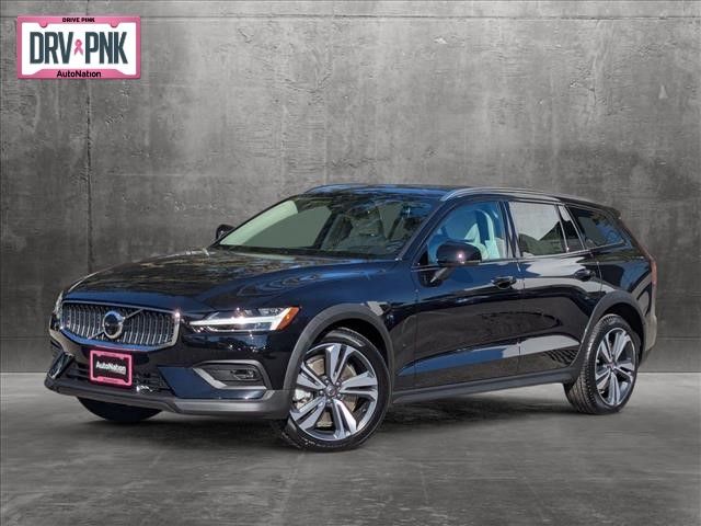 2024 Volvo V60 Cross Country Plus