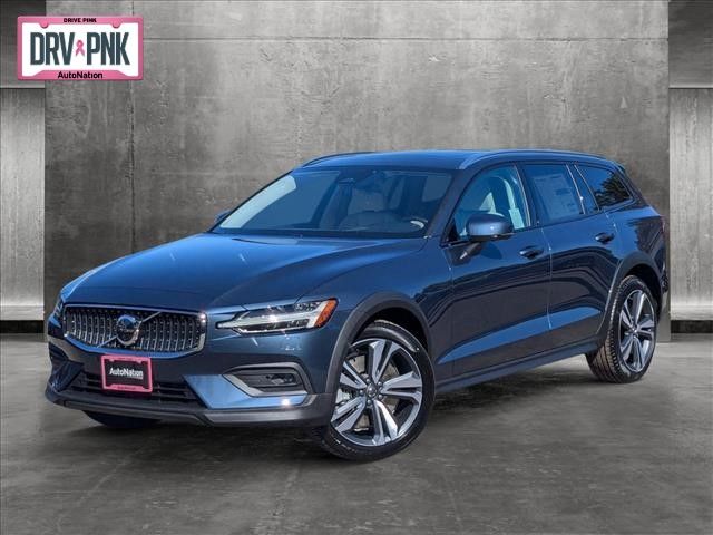 2024 Volvo V60 Cross Country Plus