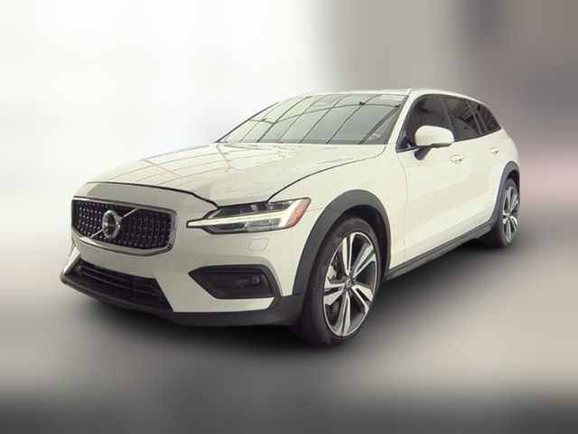 2024 Volvo V60 Cross Country Plus