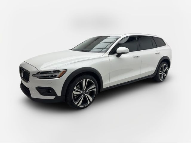 2024 Volvo V60 Cross Country Plus