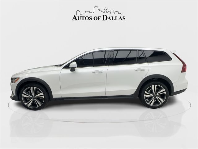 2024 Volvo V60 Cross Country Plus