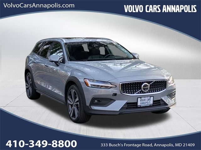 2024 Volvo V60 Cross Country Plus