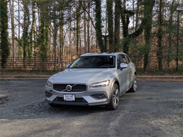 2024 Volvo V60 Cross Country Plus