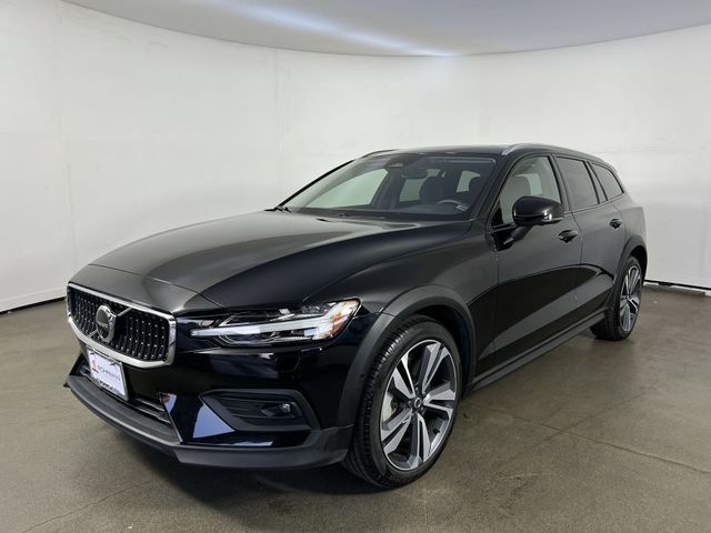 2024 Volvo V60 Cross Country Plus