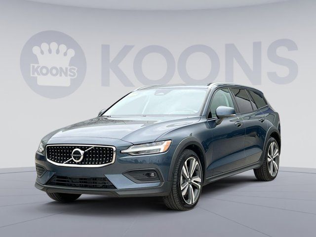 2024 Volvo V60 Cross Country Plus