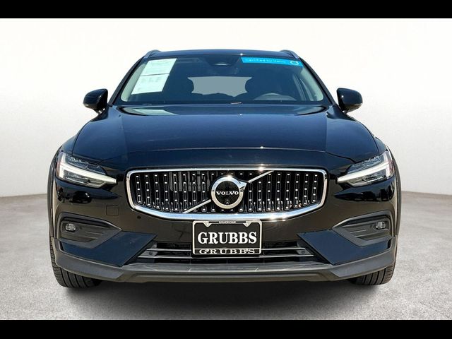 2024 Volvo V60 Cross Country Plus