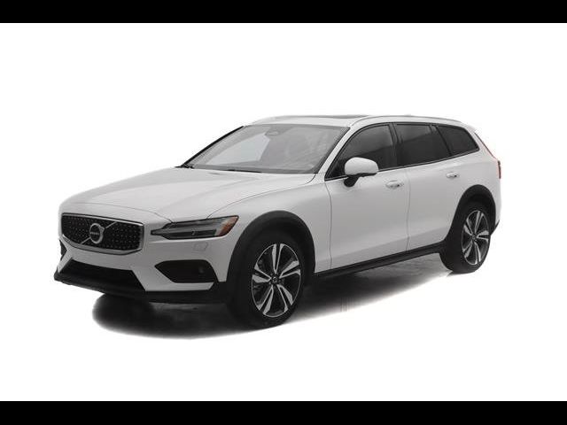 2024 Volvo V60 Cross Country Plus