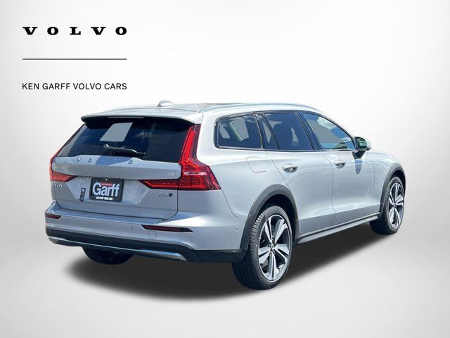 2024 Volvo V60 Cross Country Plus