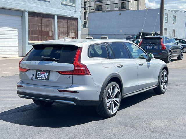 2024 Volvo V60 Cross Country Plus