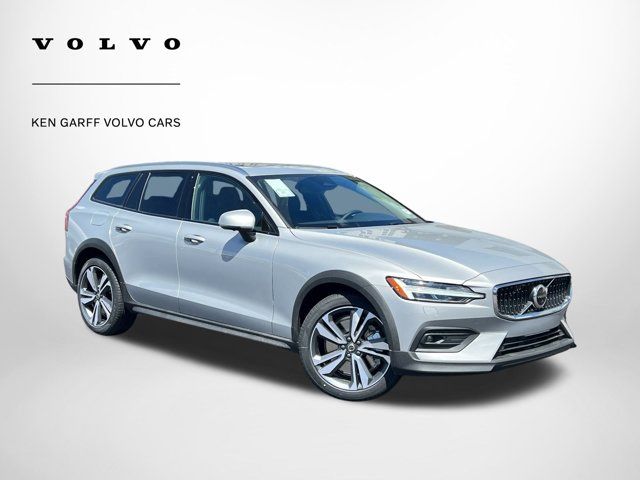 2024 Volvo V60 Cross Country Plus