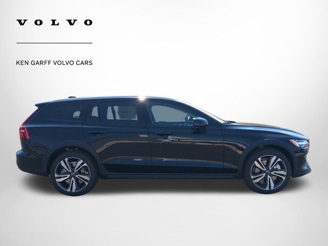 2024 Volvo V60 Cross Country Plus