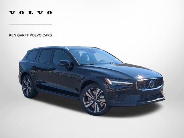 2024 Volvo V60 Cross Country Plus