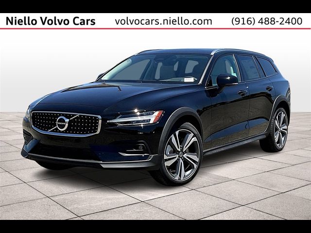 2024 Volvo V60 Cross Country Plus