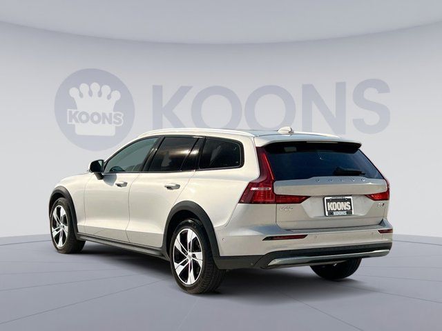 2024 Volvo V60 Cross Country Plus