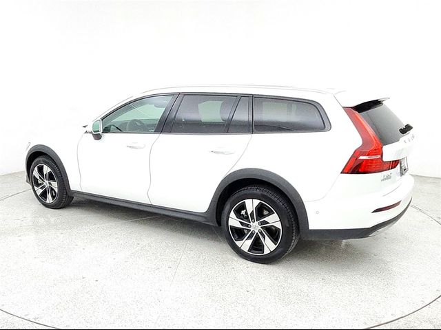 2024 Volvo V60 Cross Country Plus