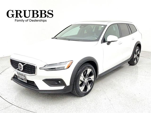 2024 Volvo V60 Cross Country Plus