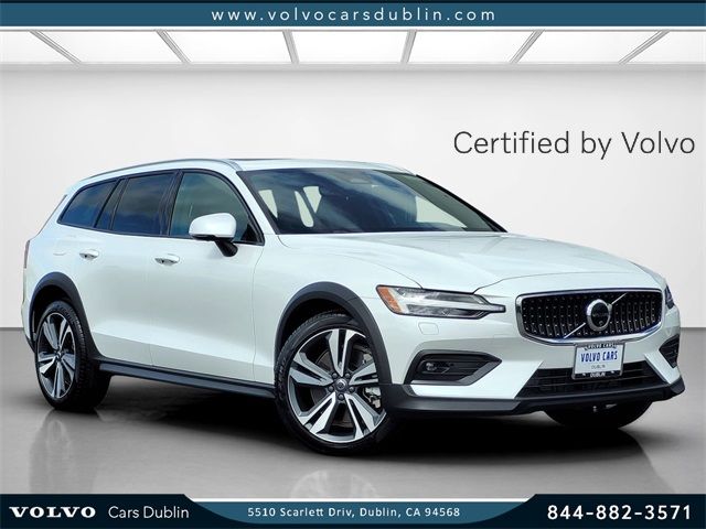 2024 Volvo V60 Cross Country Plus