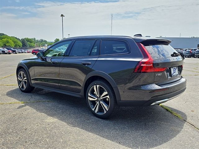 2024 Volvo V60 Cross Country Plus