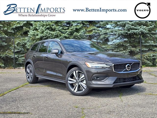 2024 Volvo V60 Cross Country Plus