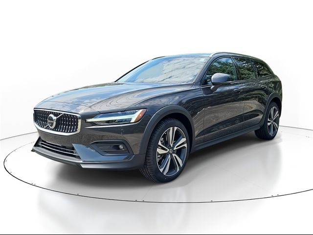 2024 Volvo V60 Cross Country Plus