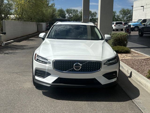 2024 Volvo V60 Cross Country Plus