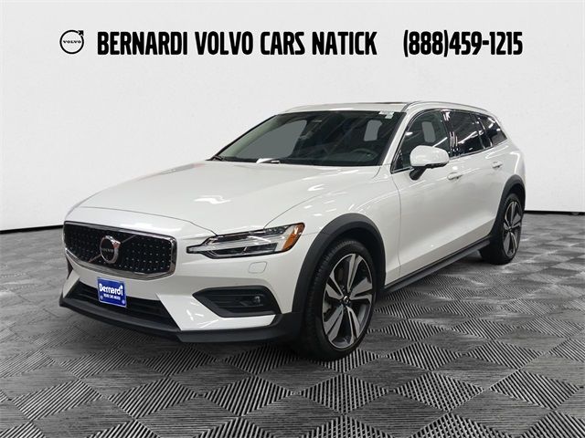 2024 Volvo V60 Cross Country Plus