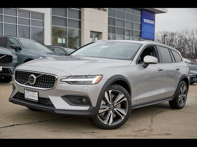 2024 Volvo V60 Cross Country Plus