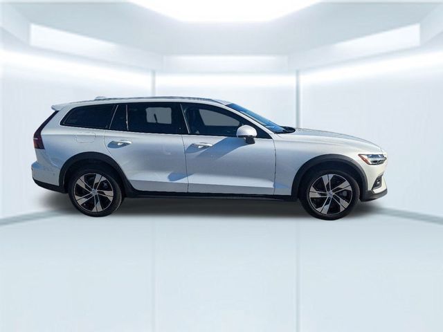 2024 Volvo V60 Cross Country Plus