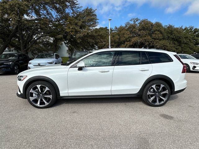 2024 Volvo V60 Cross Country Plus