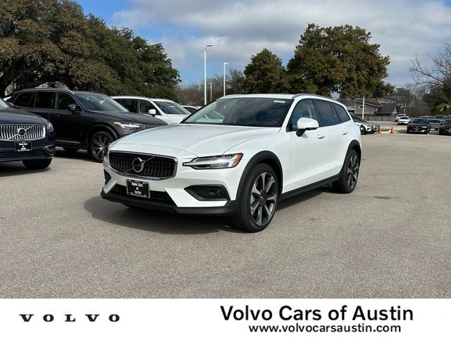 2024 Volvo V60 Cross Country Plus