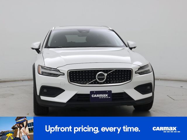 2024 Volvo V60 Cross Country Plus