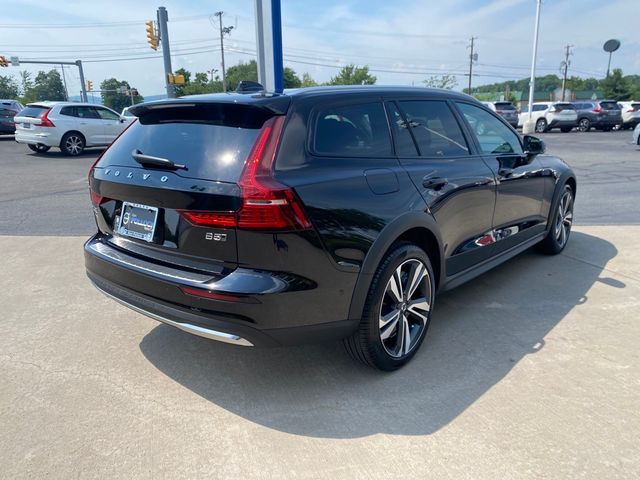 2024 Volvo V60 Cross Country Plus