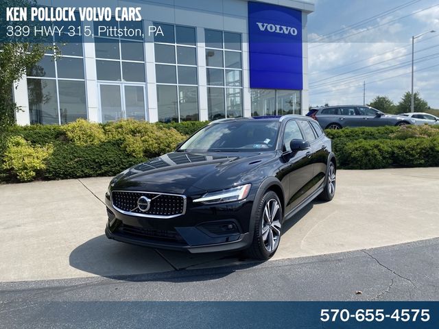 2024 Volvo V60 Cross Country Plus