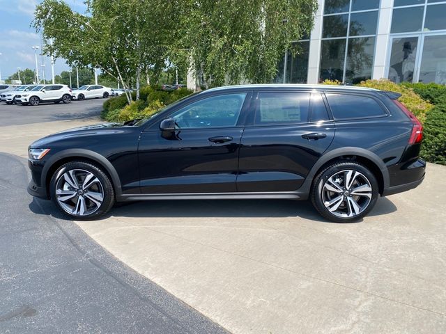 2024 Volvo V60 Cross Country Plus