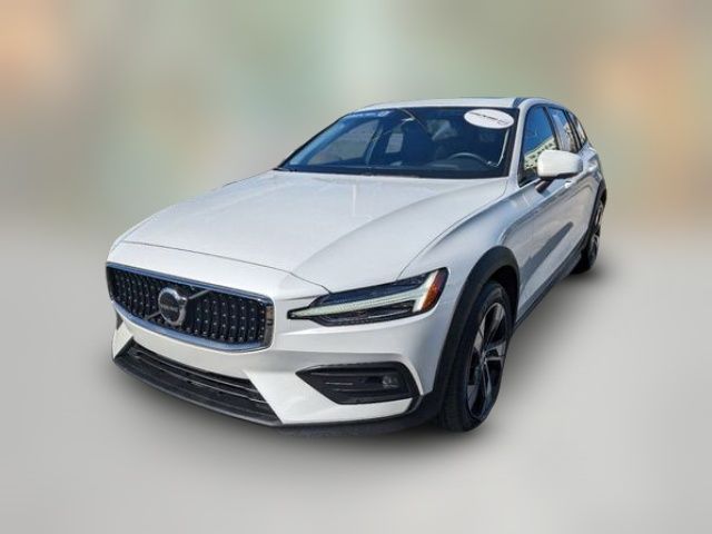 2024 Volvo V60 Cross Country Plus