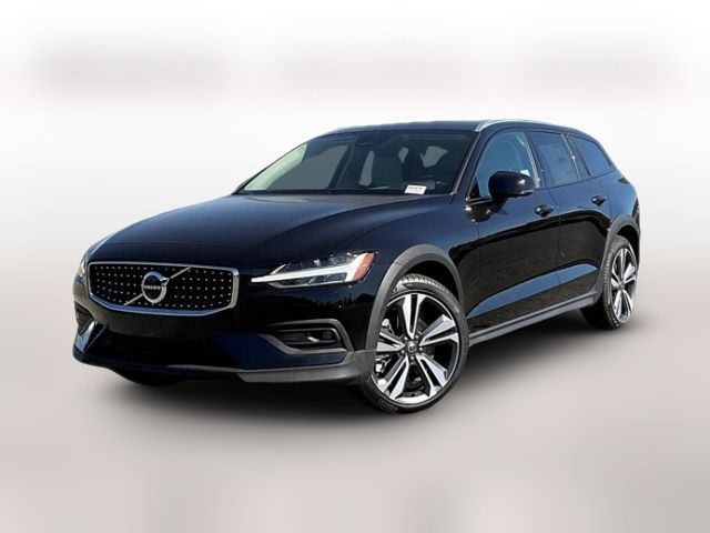 2024 Volvo V60 Cross Country Plus