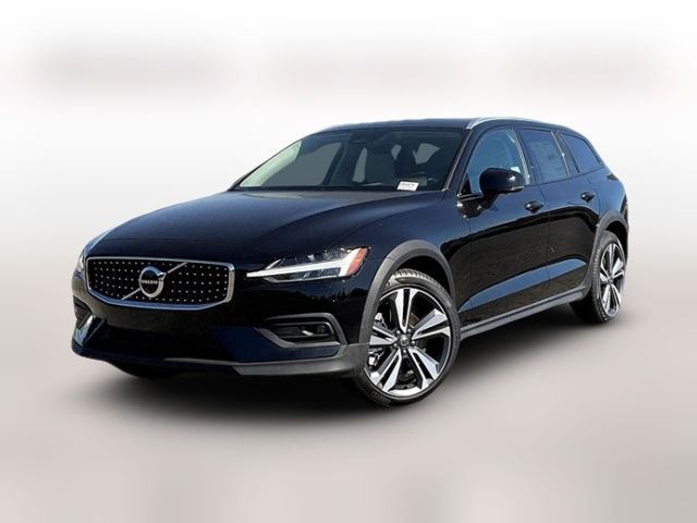 2024 Volvo V60 Cross Country Plus