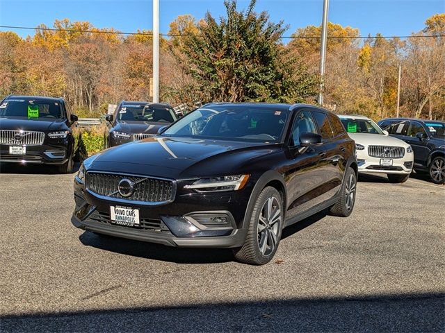 2024 Volvo V60 Cross Country Plus